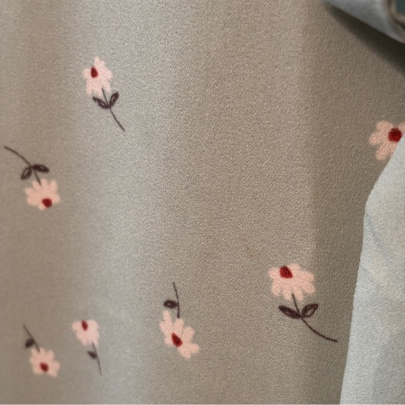 LC Lauren Conrad Sage Green Floral Wrap Midi Dress M1 - Picture 2 of 9